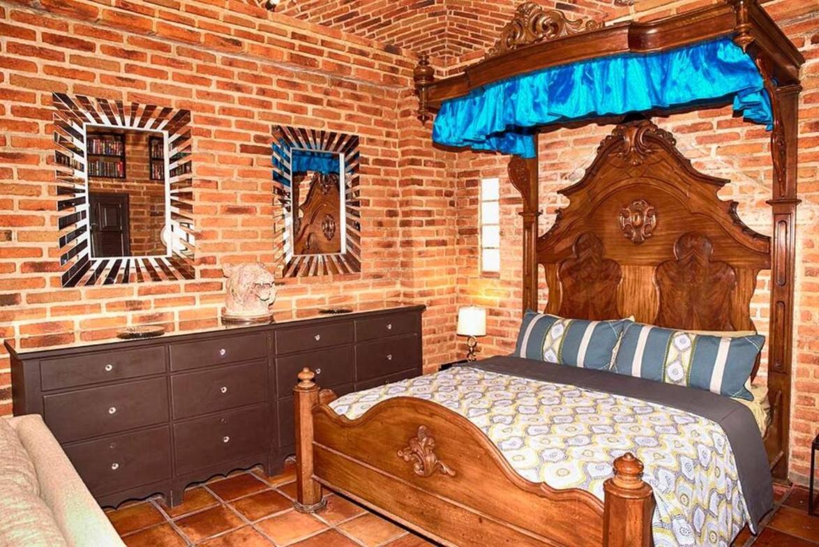 Enjoy Ac In The Queen'S Suite At Inn アヒヒク エクステリア 写真